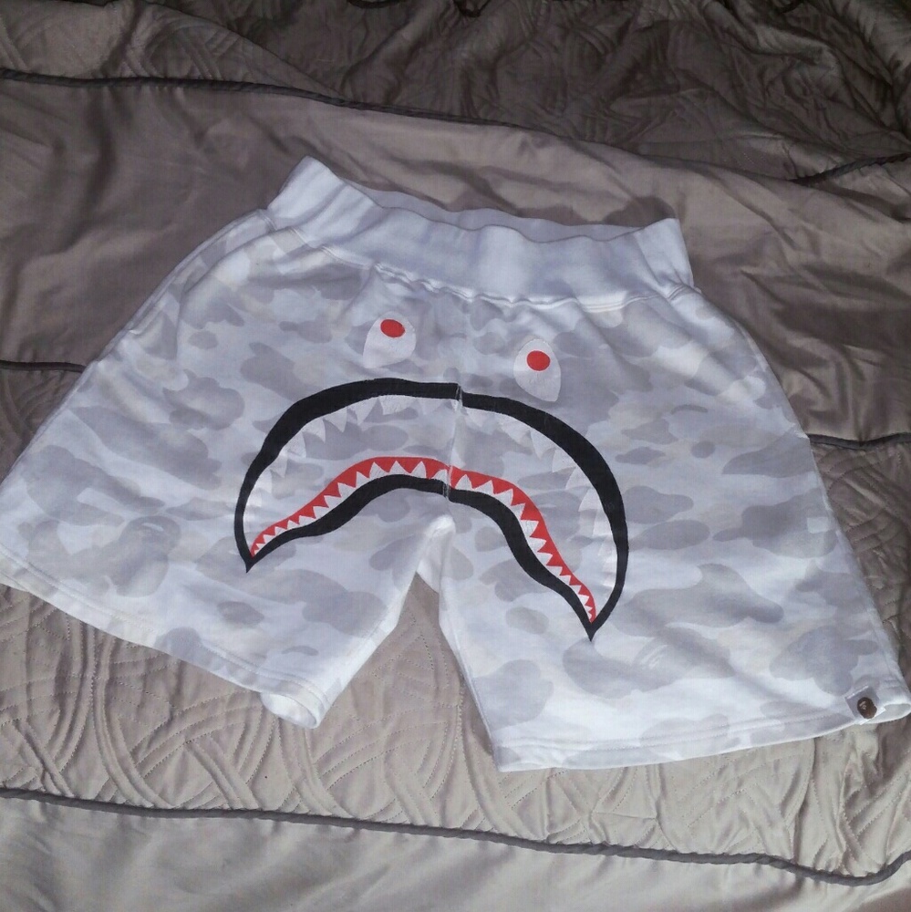 ☡GLOW IN THE DARK Bape Shorts☇☇☇